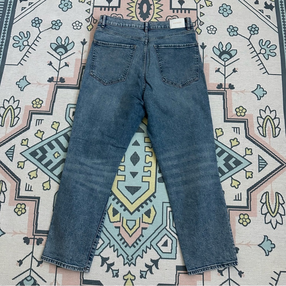 Express Stretch Ripped Mom Jean Super High Rise - Picture 12 of 14